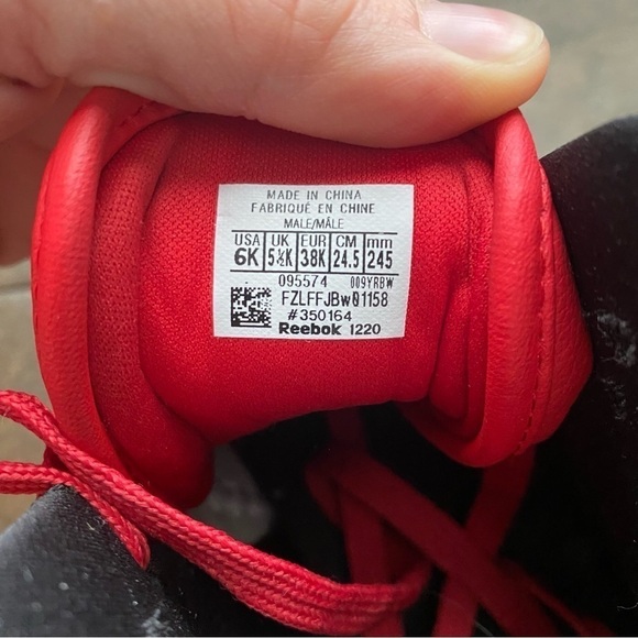 Reebok men’s red and black high top sneaker size 6 - Picture 5 of 6